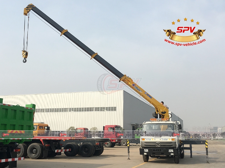 8 Tons Telescopic Crane Truck Dongfeng - Working 02